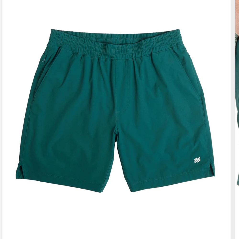 NWT Good Good Gym Ivy Green Training Shorts